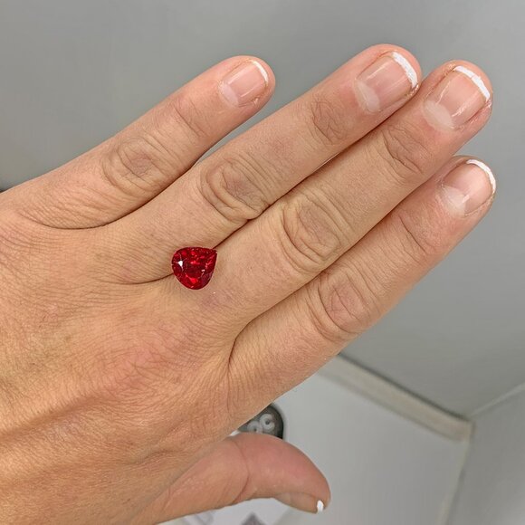 Elegant Red Gemstone Teardrop ruby - Picture 4 of 13